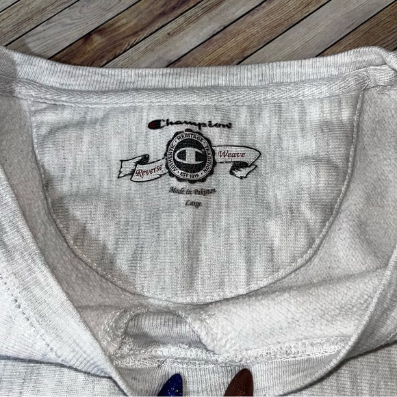 Champion UMASS Reverse Weave‎ Crew Neck Heavyweight Sweatshirt Large Gray Cotton - Picture 2 of 13